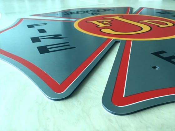 Custom (Contour and Halo) vs Die Cut—Signage 101