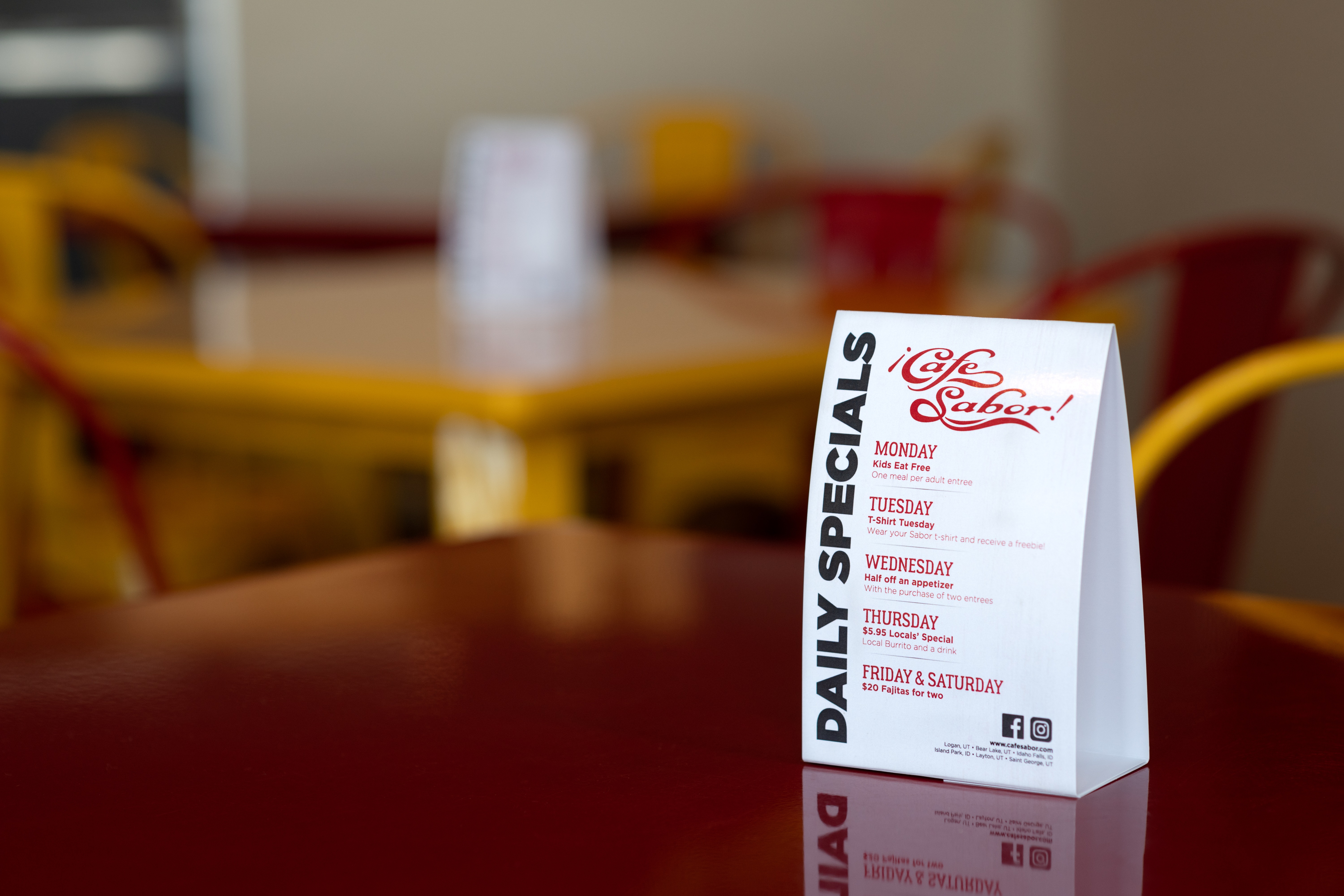 custom table tents signs com how to create table tents in word
